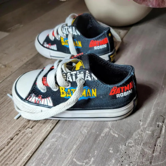 Converse Chuck All Star Toddler Batman & Robin 80th Anniversary Low Top Size 5 - Picture 3 of 13